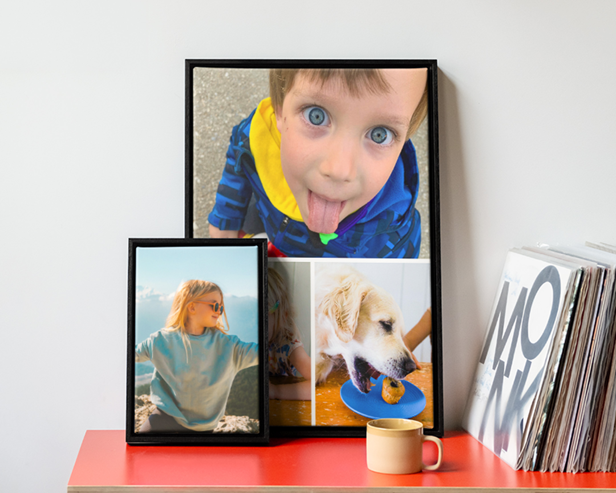 Wanddecoratie met collages en enkele beelden