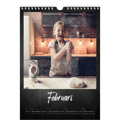 Fotokalender A4 (20 x 30 cm) — Krijtbord stijl [Februari]