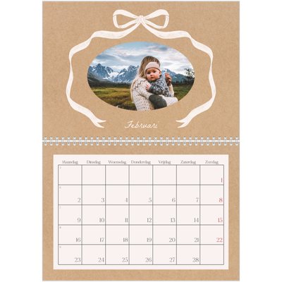 Fotokalender A4 Dubbel (30 x 40 cm) — Kraft en strik [Februari]