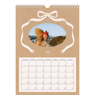 Fotokalender A4 (20 x 30 cm) — Kraft en strik [omslag]