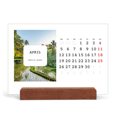 Bureaukalender met houten standaard  — Het hele verhaal [April]