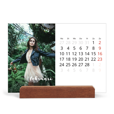 Bureaukalender met houten standaard  — Schuingedrukte letters [Februari]