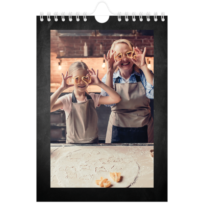 Fotokalender A5 — Krijtbord stijl [omslag]