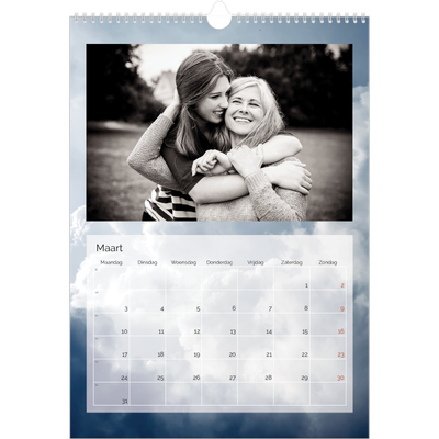 A3 Jaarkalenders — Wolkenachtergrond [Maart]