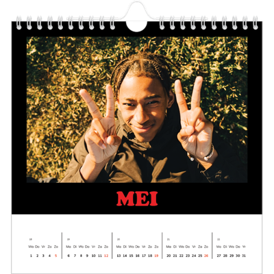 Jaarkalenders vierkant — Vrolijke typo [omslag]