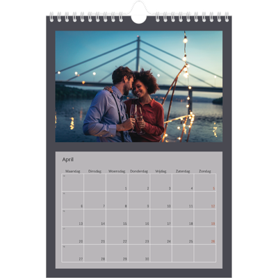 Fotokalender A4 (20 x 30 cm) — Kleurrijke kaders [April]