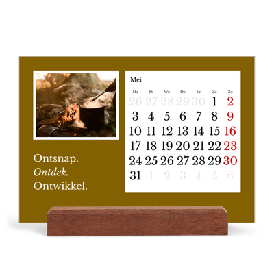 Bureaukalender met houten standaard  — Redactionele Aarde [omslag]