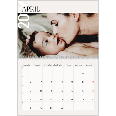 Fotokalender A4 Dubbel (30 x 40 cm) — Overlappende tekst [April]