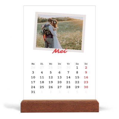 Bureaukalender met houten standaard  — Karmijnrode handtekening [omslag]