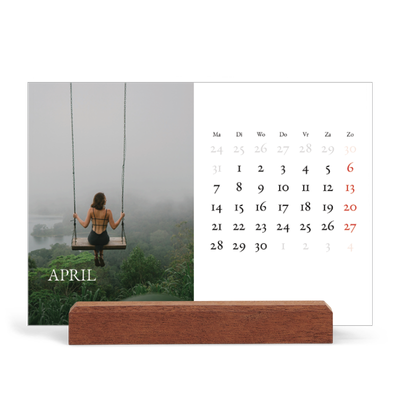 Bureaukalender met houten standaard  — Eenvoudige letters [April]