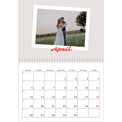 Fotokalender A4 Dubbel (30 x 40 cm) — Karmijnrode handtekening [April]