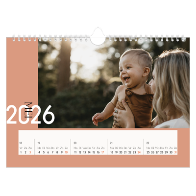Fotokalender A4 — Overlappende tekst [omslag]